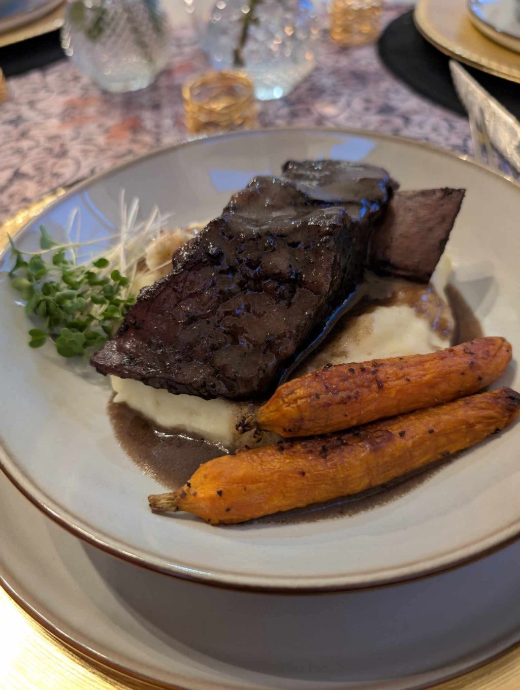 Braised Beef Short Ribs in Rich Red Wine&nbsp;Sauce